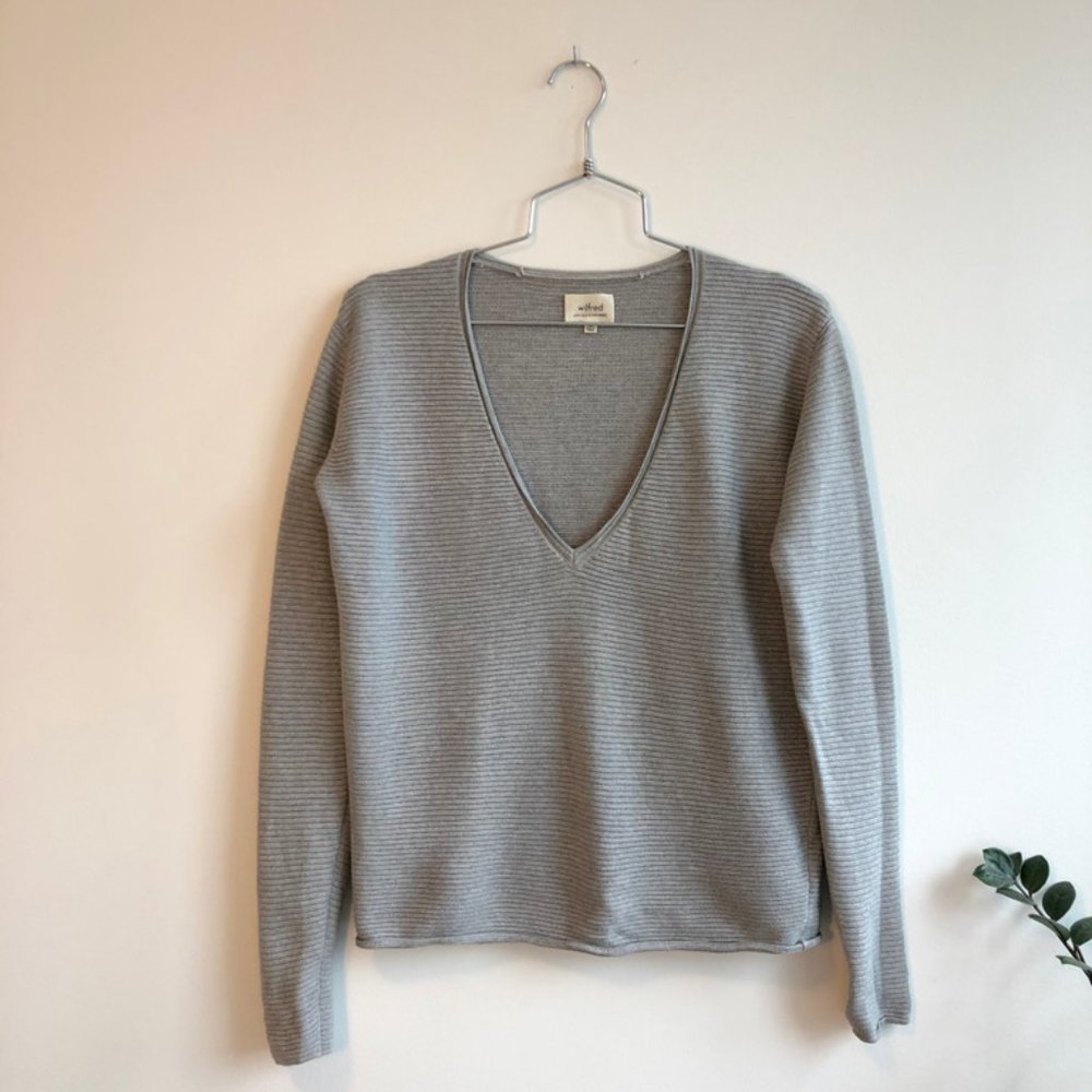 Aritzia Wilfred V Neck Knit Top